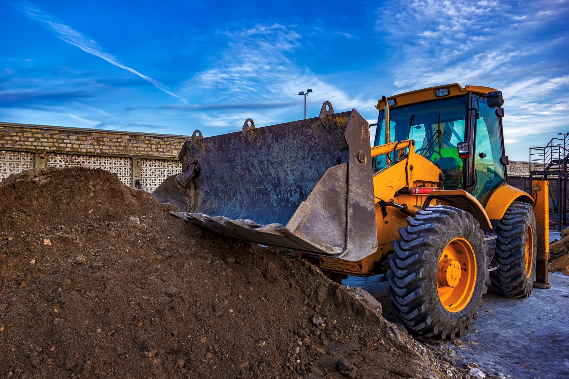 Compost operation at fenceline